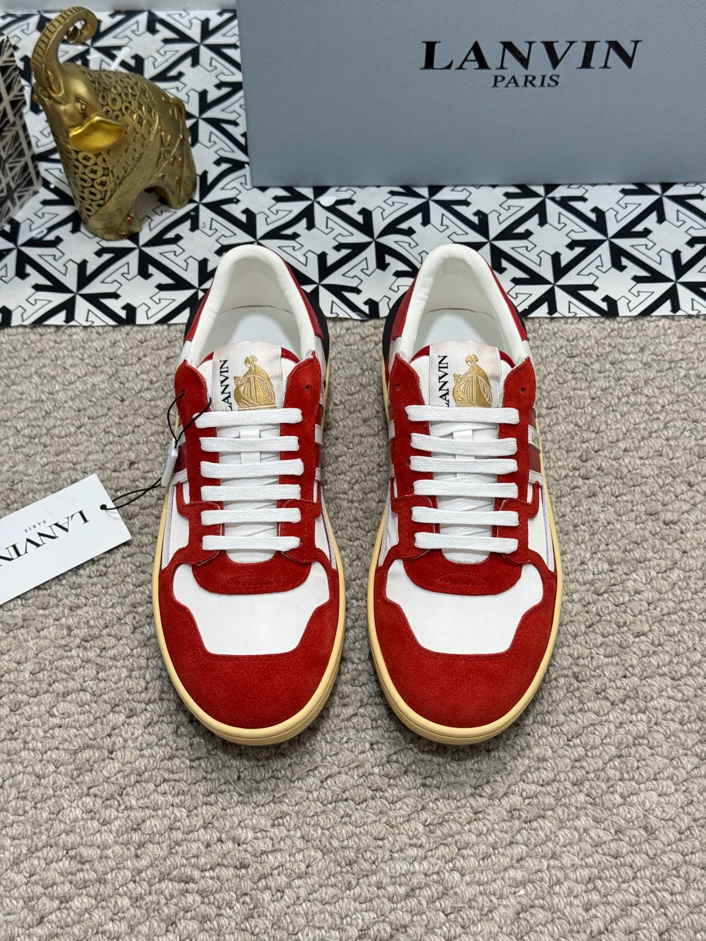 Men's men's shoes 💰520 [New style] 🦈🦈lanvin #LANVIN spring and summer series new colors ❤️‍🔥The latest lace-up fashionable casual Forrest Gump running shoes~bumpr high-quality couple 👫 series!! The latest trendy products of the season. Many bloggers have planted grass and purchased the original molds for customization. The uppers are nubuck leather. They are very versatile, fashionable and casual, and are comfortable to wear on the feet. Recommended! The original molds have clear logo rubber bottoms, which are non-slip and wear-resistant. Size: Female 36~40 Male 38-44 (45 customized